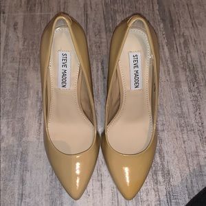 Steve Madden nude pumps